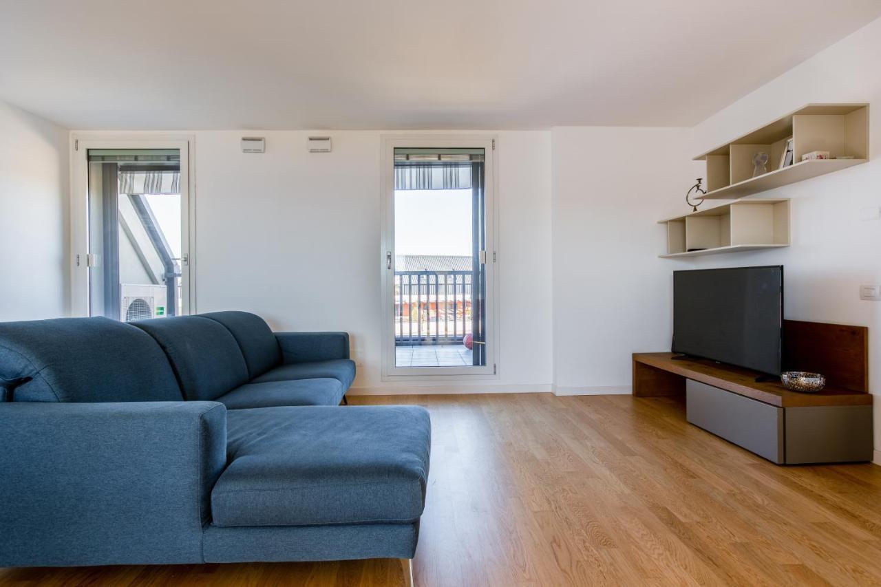 Appartamento Modern With Terrace, Wifi & Ac *